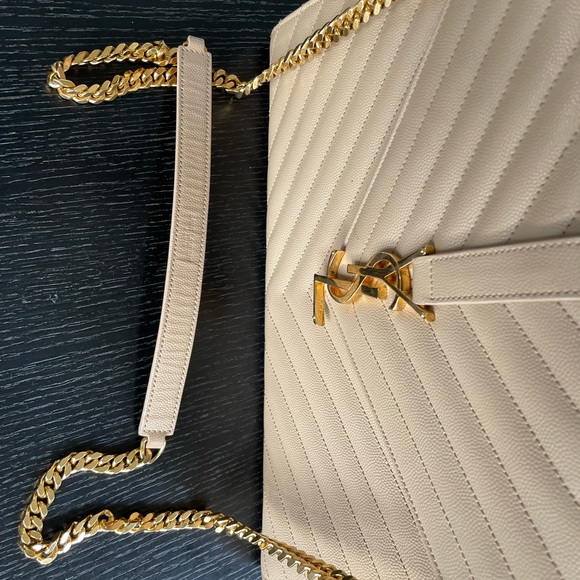 Saint Laurent Nude Bag With Gold Chain, Front Flap, Shoulder Bag - Picture 7 of 13